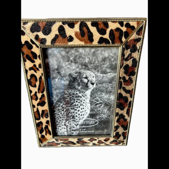 🌼Metal Frame Faux Leopard Holds 4 X 6 Photo Easel Back New